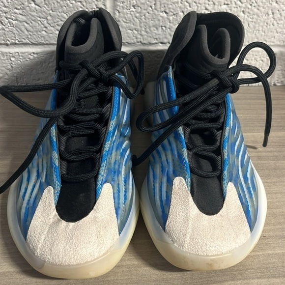 Adidas Yeezy Quantum‎ Frozen Blue youth size 5 - Picture 2 of 7